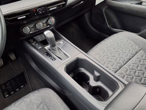 Certified 2025 Nissan Kicks SV image 16