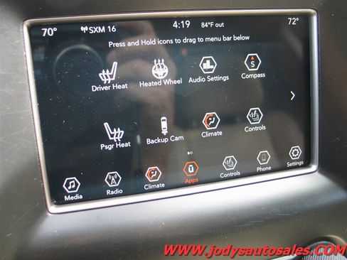 Used 2019 Jeep Grand Cherokee Laredo AWD/4WD image 16