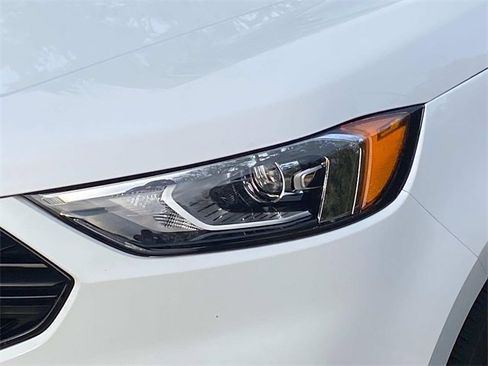 Used 2023 Ford Edge SE w/ Black Appearance Package image 5