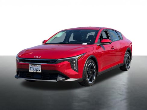 Certified 2025 Kia K4 EX FWD image 4