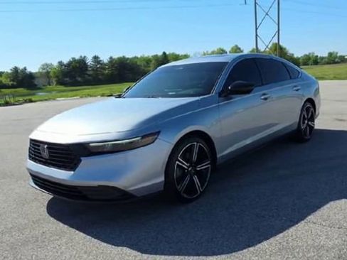 Used 2024 Honda Accord Sport image 3