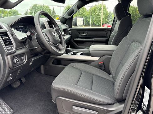 New 2026 RAM 1500 Express AWD/4WD image 7
