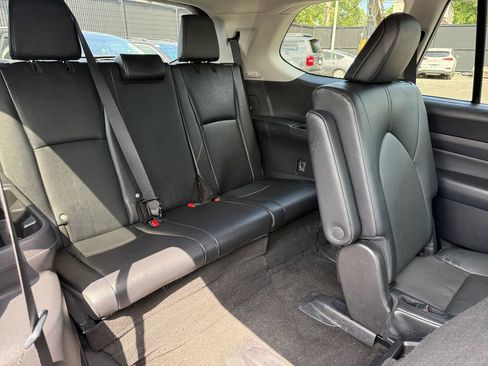 Used 2025 Toyota Grand Highlander AWD image 24