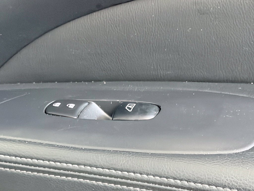 Used 2019 Nissan Pathfinder SV FWD image 36