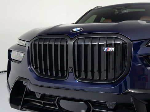 Used 2025 BMW X7 M60i AWD/4WD image 37