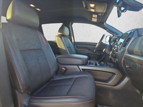 Used 2024 Nissan Titan PRO-4X AWD/4WD image 18