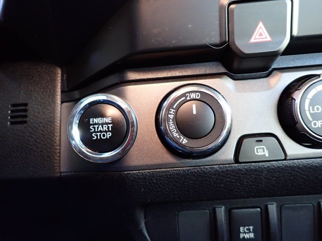 Used 2019 Toyota Tacoma TRD Off-Road AWD/4WD image 17