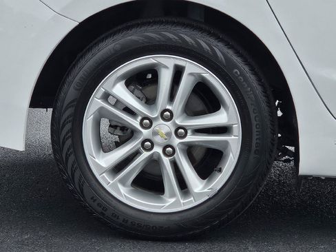 Used 2018 Chevrolet Cruze LT FWD image 25