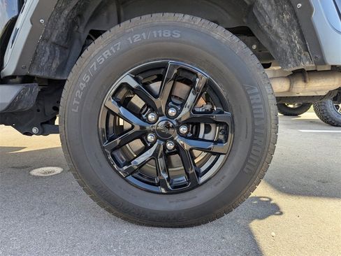 Used 2023 Jeep Gladiator Sport image 15