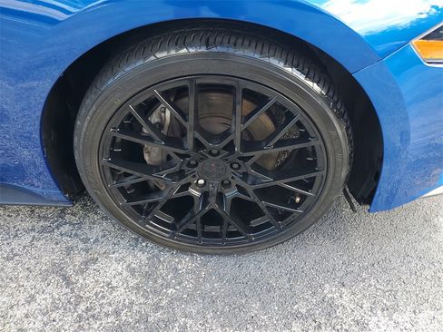 Used 2018 Ford Mustang GT w/ Equipment Group 301A image 5