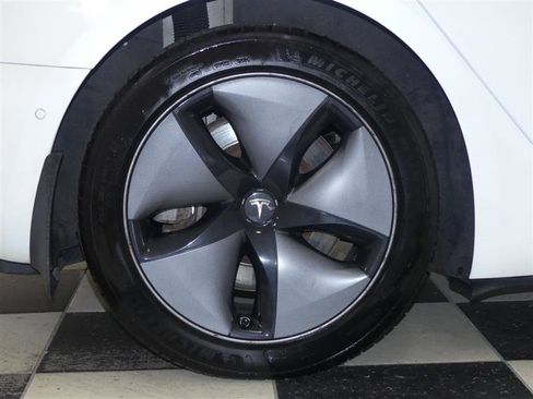 Used 2019 Tesla Model 3 Standard Range Plus image 30