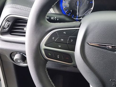 New 2026 Chrysler Pacifica Select image 16