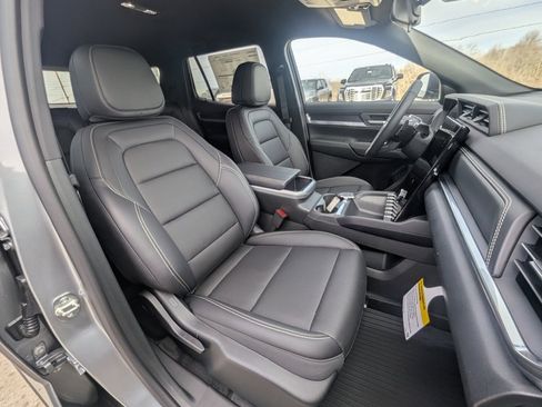 New 2026 GMC Terrain Elevation w/ Elevation Premium Package image 13