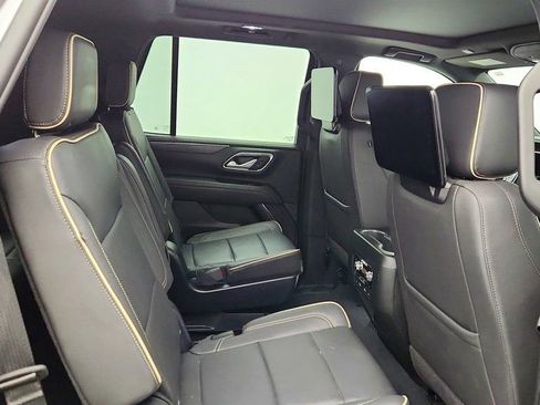 Used 2023 GMC Yukon SLT w/ SLT Premium Package image 26