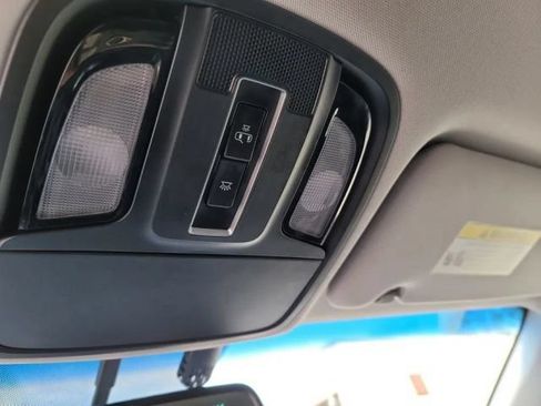 Used 2019 Kia Sorento AWD V6 image 25