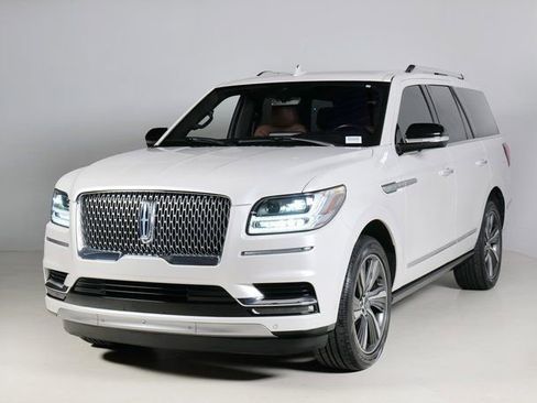 Used 2019 Lincoln Navigator Reserve image 1
