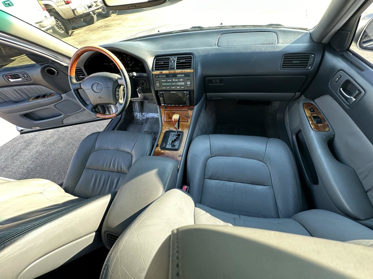 Used 1999 Lexus LS 400 w/ Premium Pkg RWD image 34