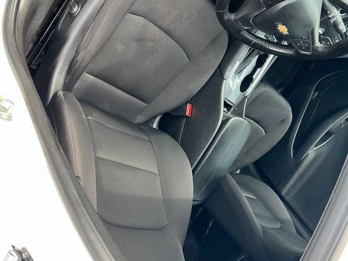Used 2018 Chevrolet Malibu LT FWD image 3