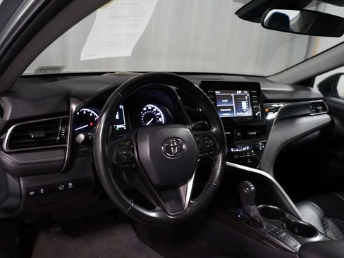 Used 2023 Toyota Camry SE image 7