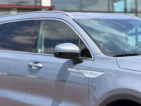 Used 2024 Kia Sorento S FWD image 4