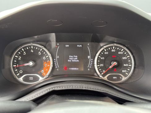 Used 2017 Jeep Renegade Latitude image 14