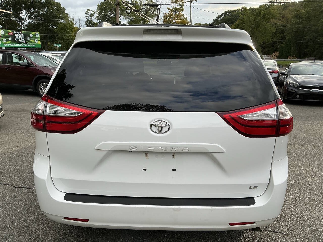 Used 2017 Toyota Sienna LE FWD image 6
