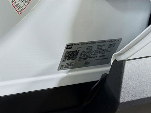 New 2026 Chevrolet Equinox EV LT w/ Comfort Package image 25