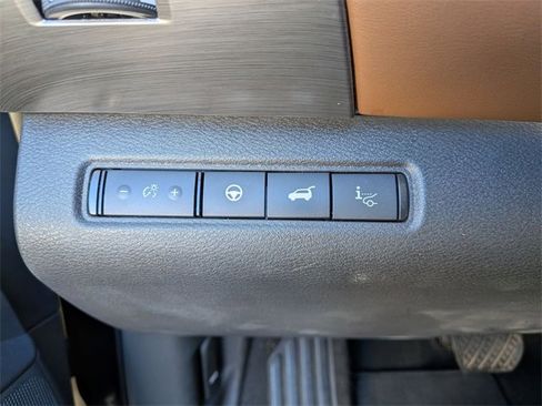 Certified 2023 Nissan Pathfinder Platinum w/ Cargo Package image 22