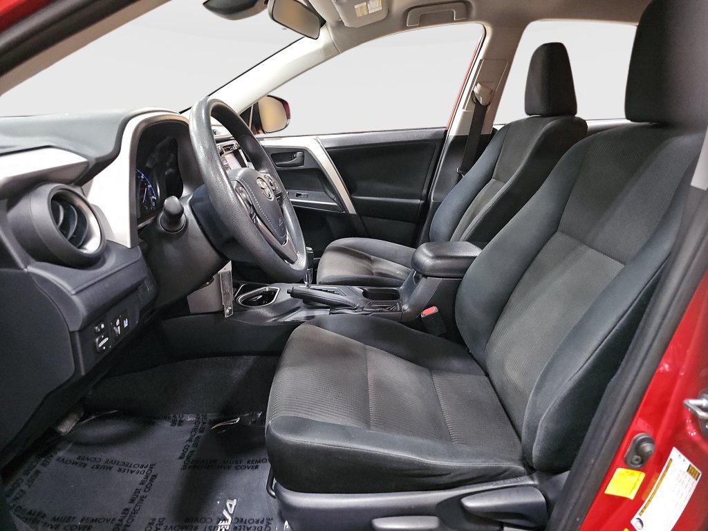 Used 2017 Toyota RAV4 LE w/ Preferred Accessory Package FWD image 16