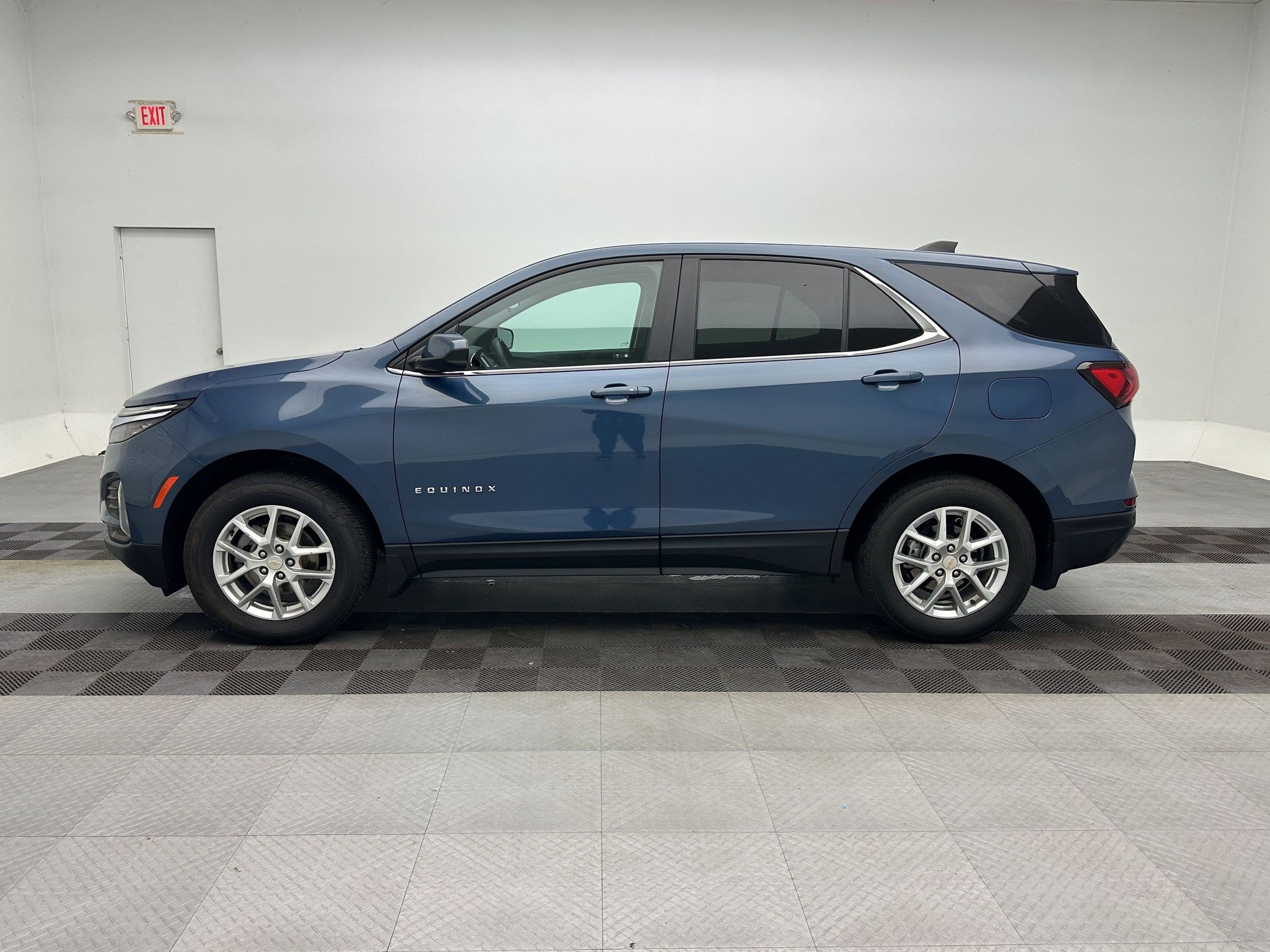 Certified 2024 Chevrolet Equinox LT AWD/4WD image 2