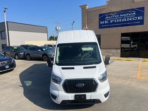 Used 2023 Ford Transit 350 XLT RWD image 4