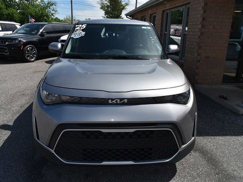 Used 2025 Kia Soul LX w/ LX Technology Package FWD image 7