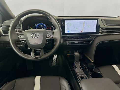 Used 2025 Toyota Camry SE image 23