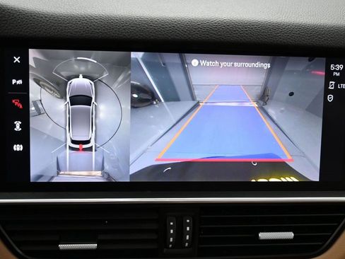 Used 2023 Porsche Cayenne Platinum Edition image 23