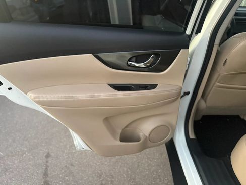 Used 2016 Nissan Rogue SL w/ SL Premium Package FWD image 21
