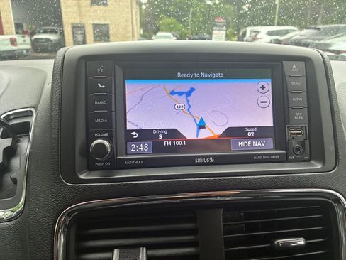 Used 2019 Dodge Grand Caravan SE FWD image 26