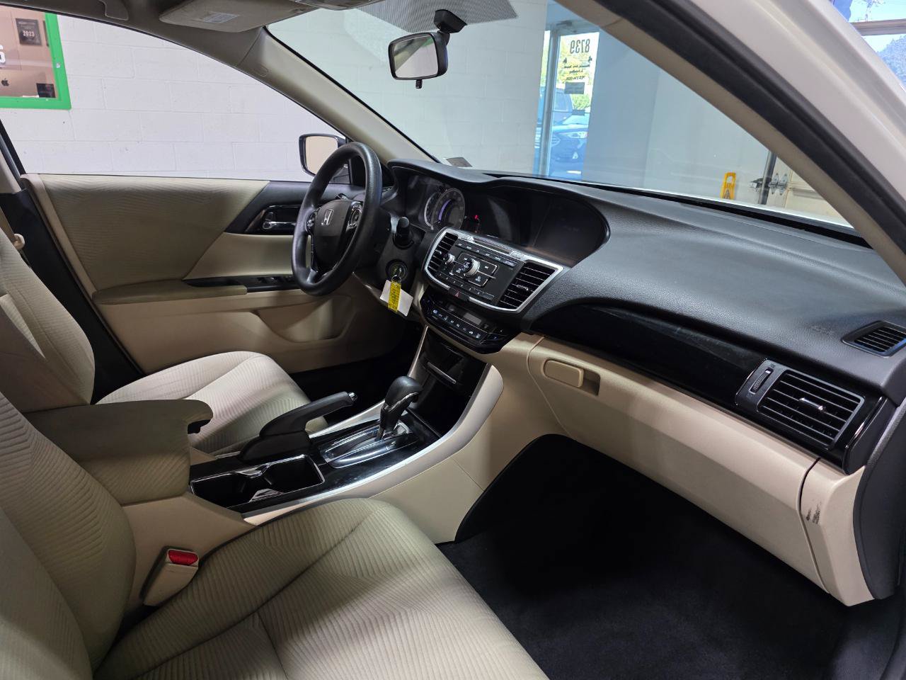 Used 2016 Honda Accord LX image 25