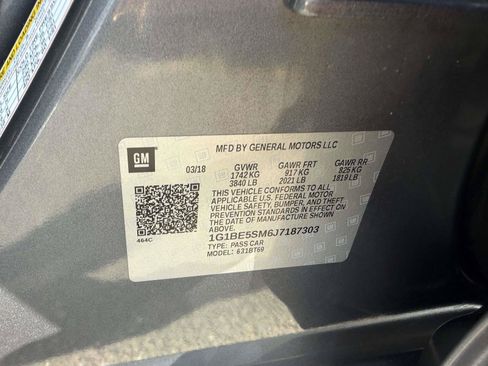 Used 2018 Chevrolet Cruze LT w/ Convenience Package FWD image 15