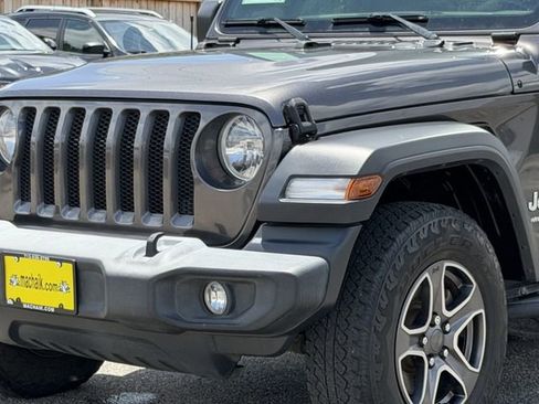 Used 2019 Jeep Wrangler Unlimited Sport S AWD/4WD image 8