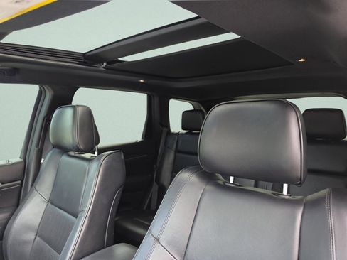 Used 2016 Jeep Grand Cherokee High Altitude RWD image 26