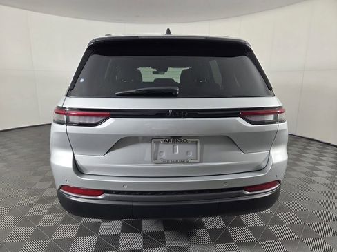 New 2026 Jeep Grand Cherokee Altitude RWD image 6