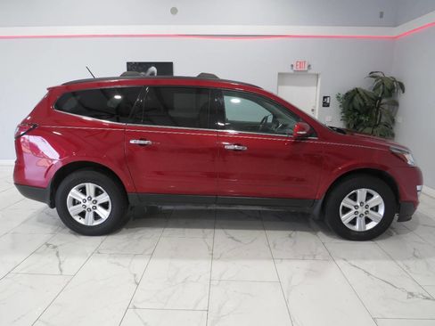 Used 2014 Chevrolet Traverse LT FWD image 3