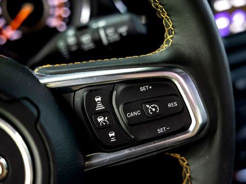 Used 2023 Jeep Wrangler Unlimited Sahara AWD/4WD image 21