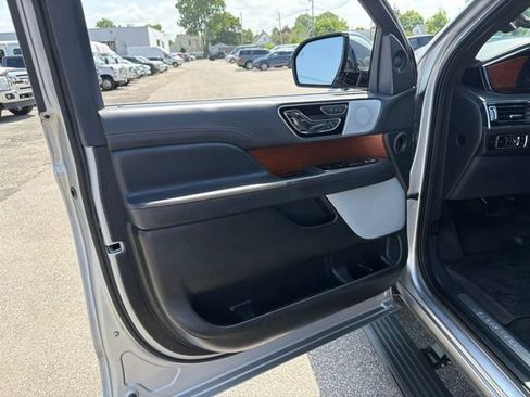Used 2024 Lincoln Navigator L Black Label AWD/4WD image 9