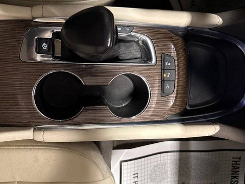 Used 2021 Chevrolet Malibu Premier image 36