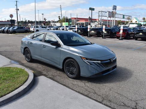 Used 2026 Nissan Sentra SV w/ SV Convenience Package FWD image 13