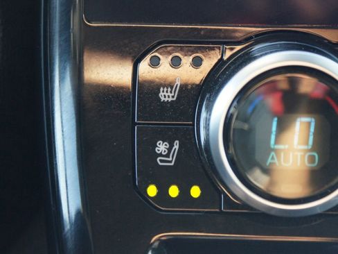 Used 2024 Toyota Highlander Platinum image 8