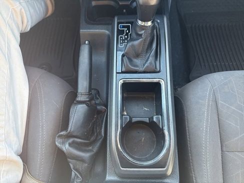 Used 2017 Toyota Tacoma TRD Sport w/ Tow Package image 23