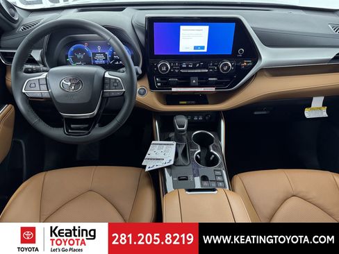 New 2026 Toyota Highlander Platinum image 7