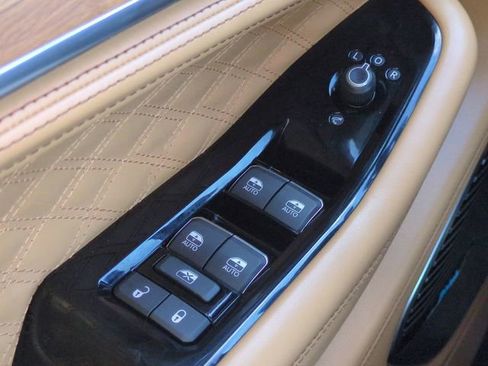 Used 2022 Jeep Grand Cherokee Summit image 25